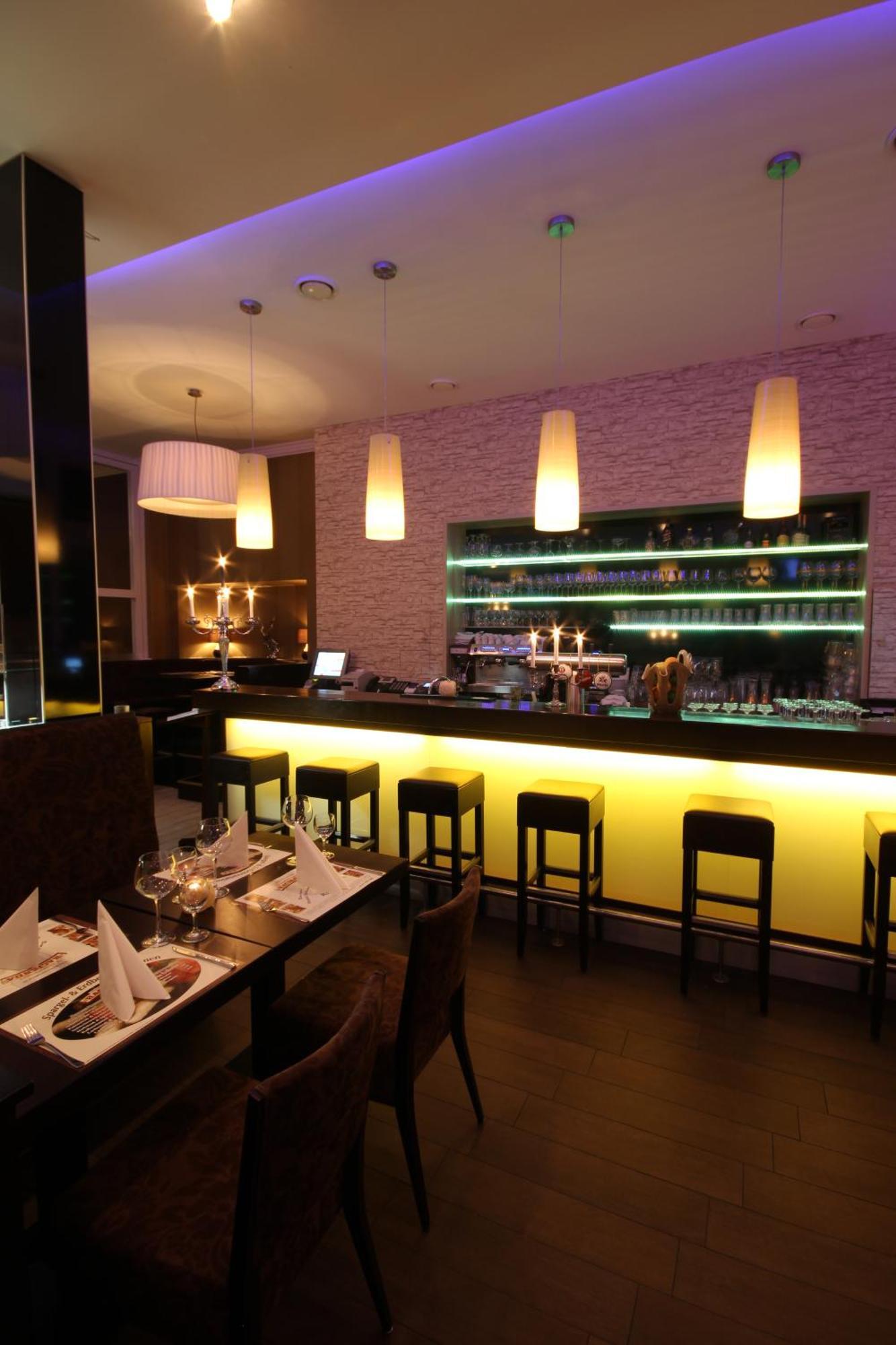 Hotel Excellent Lubeck Bagian luar foto