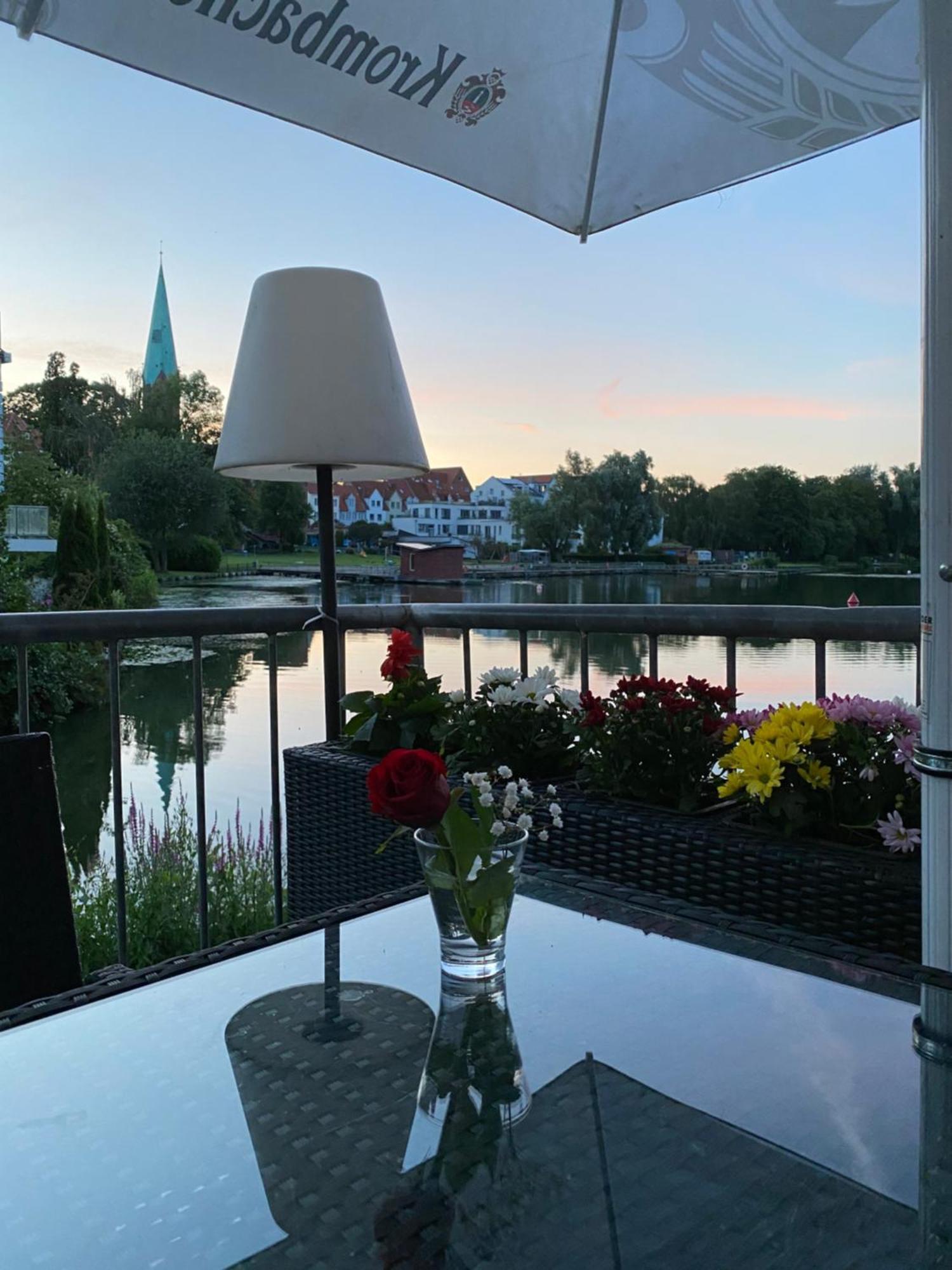 Hotel Excellent Lubeck Bagian luar foto