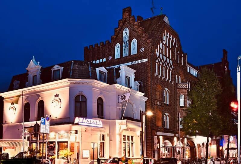 Hotel Excellent Lubeck Bagian luar foto