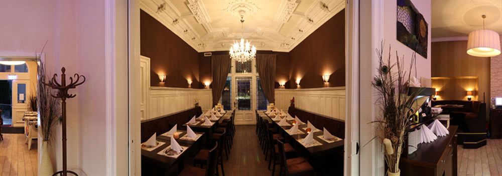Hotel Excellent Lubeck Bagian luar foto